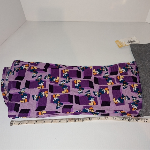 Disney LuLaRoe Randy, M, Donald Duck, Purple - Picture 5 of 9